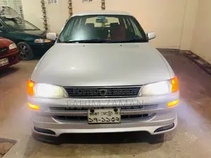 Toyota Corolla Hatchback 2000 Silver