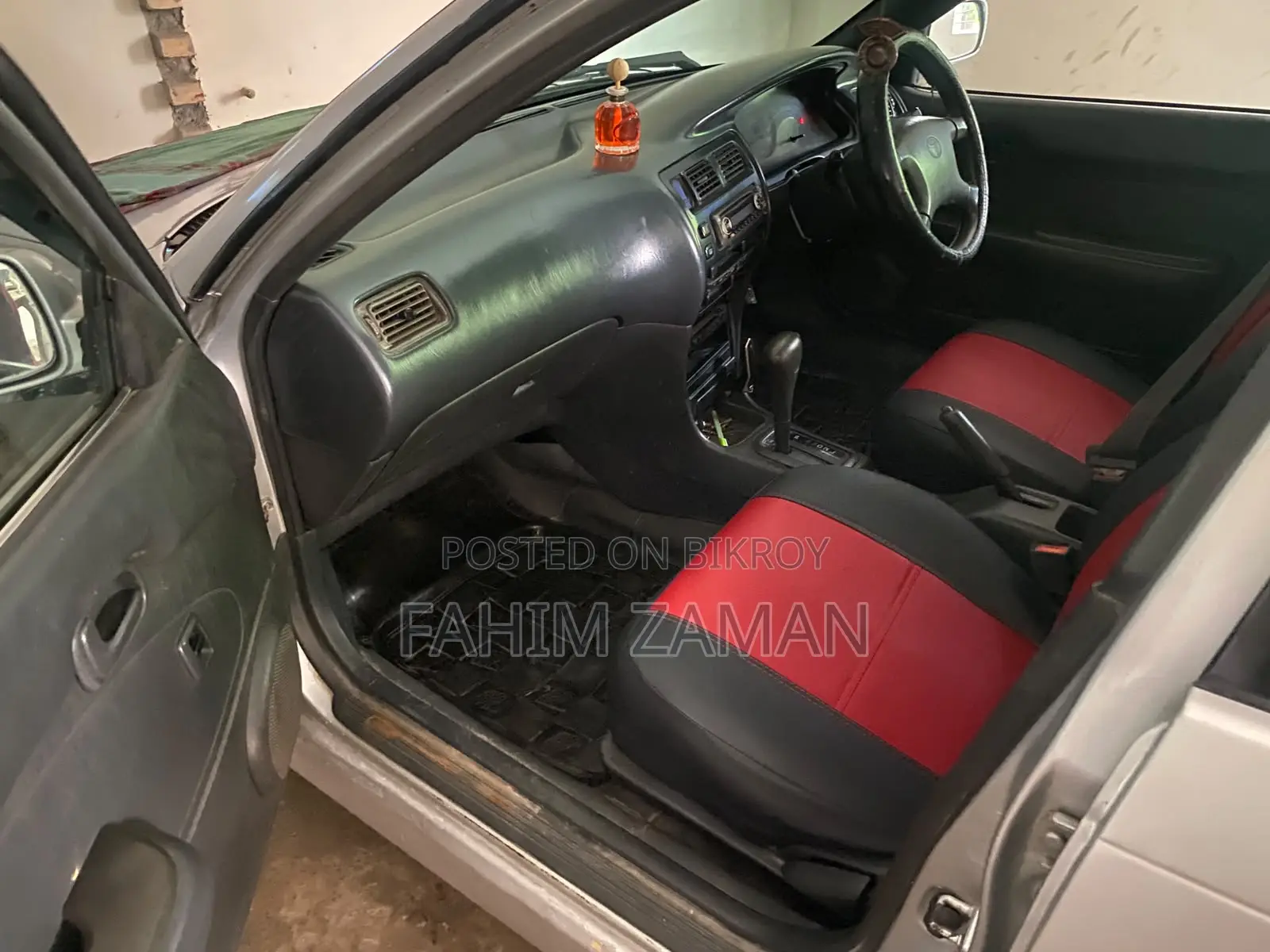 Toyota Corolla Hatchback 2000 Silver