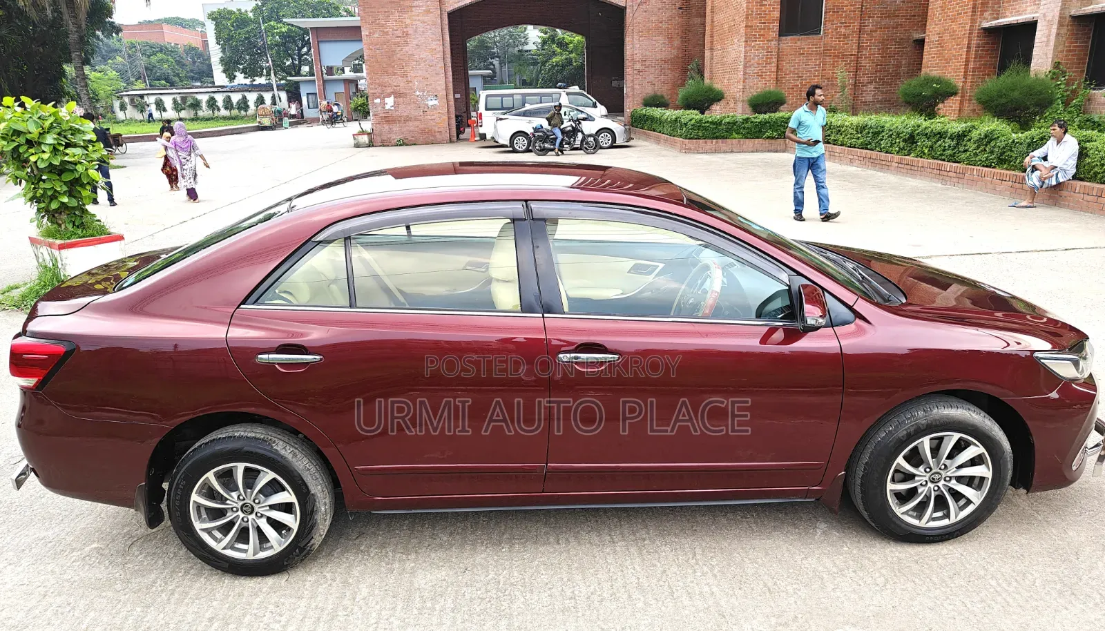 Toyota Premio 2017 Maroon