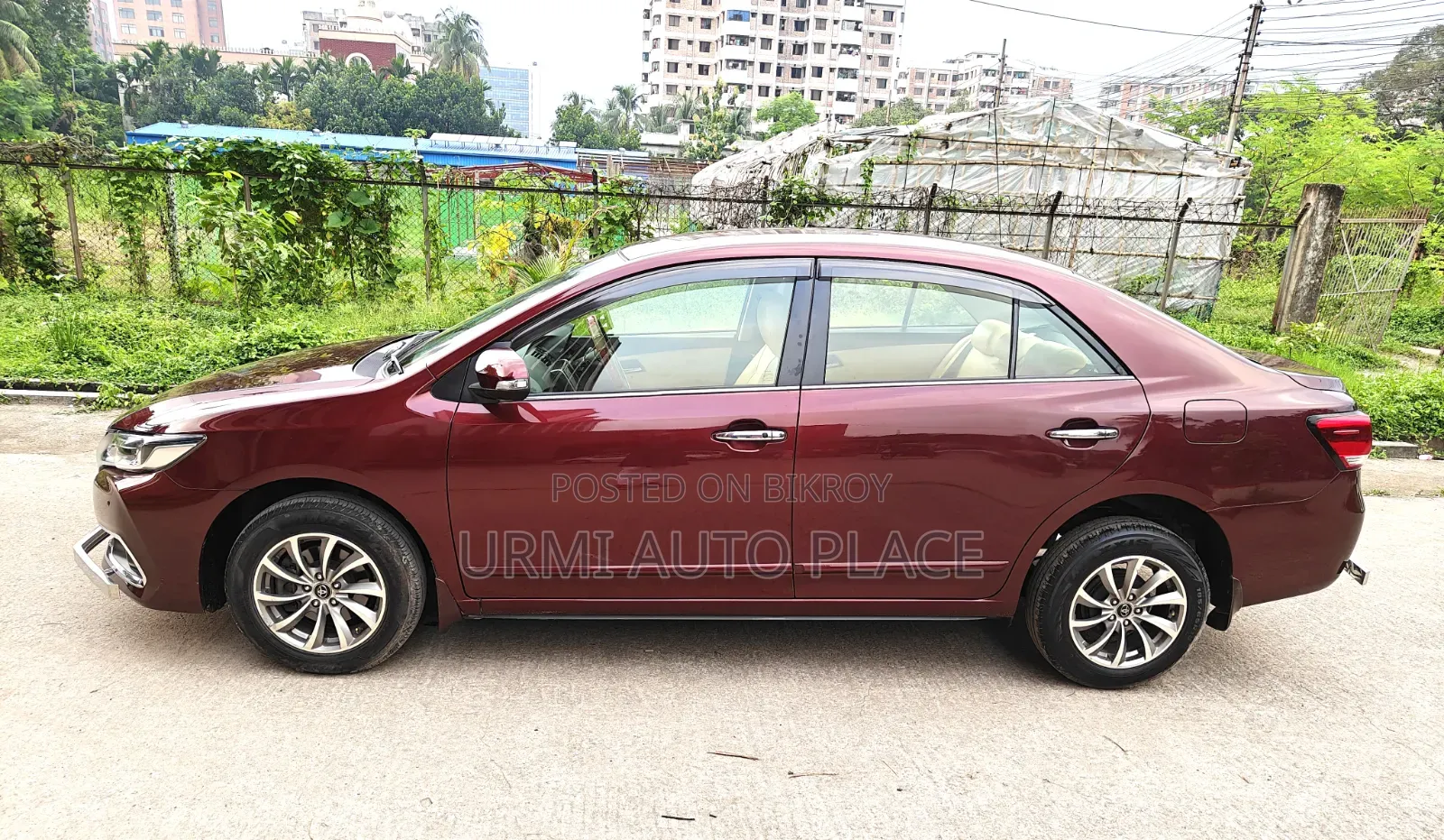 Toyota Premio 2017 Maroon