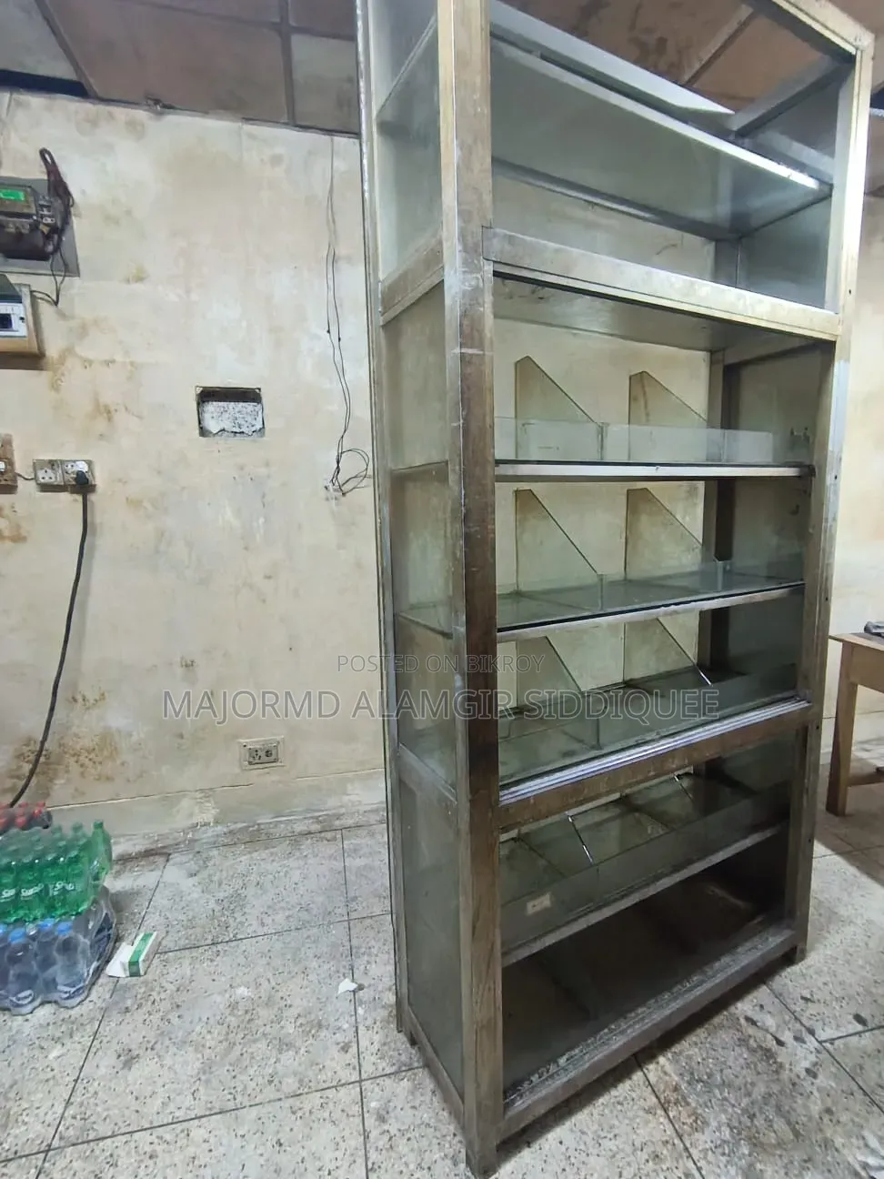 Used Racks for Grocery, Cosmetic and Pharmacy Shop Sale