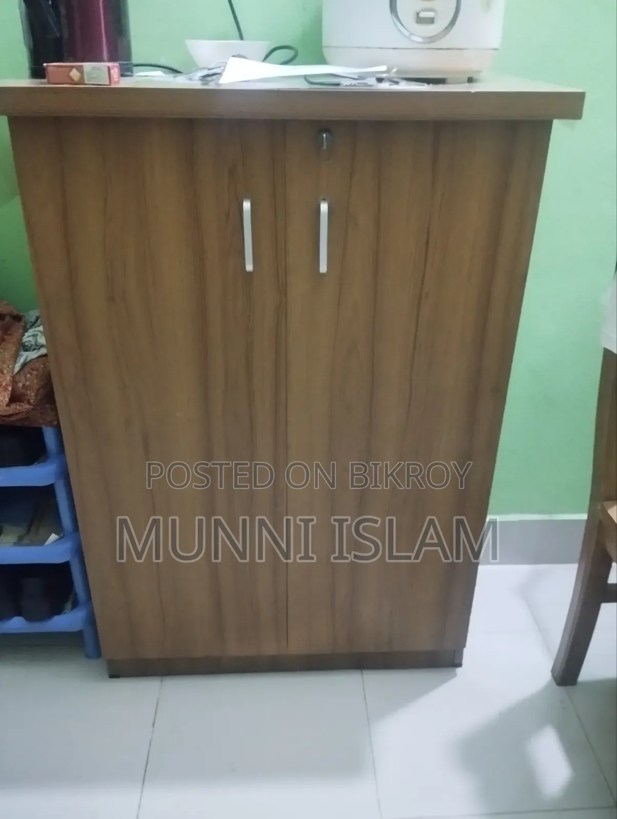 A board shoe rack will be sold