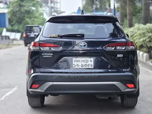 Toyota Corolla Cross 1.8 Hybrid AWD 2021 Matt Black