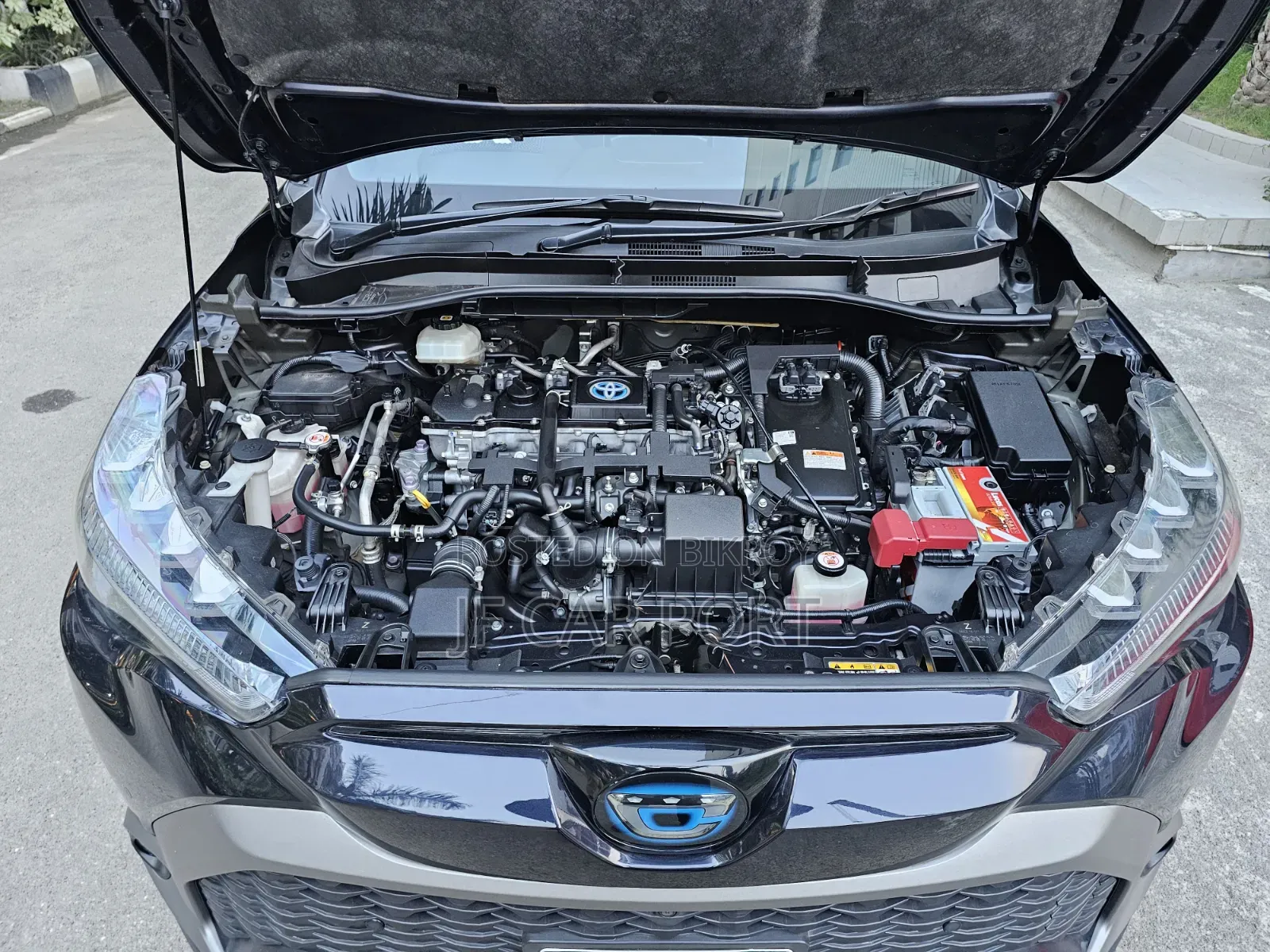 Toyota Corolla Cross 1.8 Hybrid AWD 2021 Matt Black