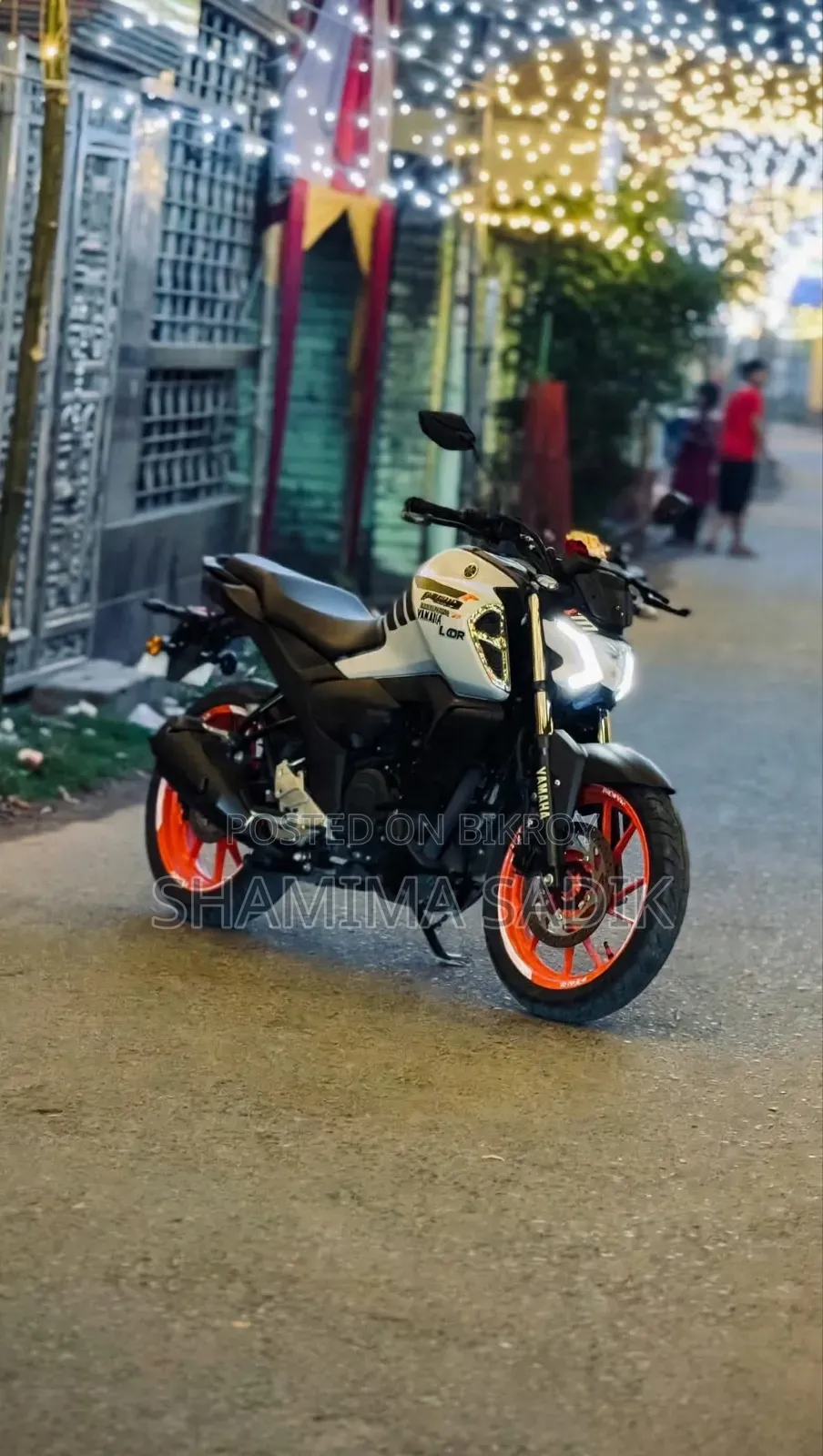 ইয়ামাহা এফজেডএস ভি৪ ২০২৫ সাদা