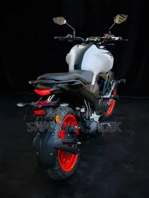 ইয়ামাহা এফজেডএস ভি৪ ২০২৫ সাদা