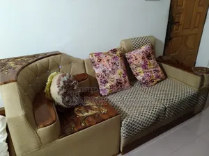 Beautiful Sofa Set for Sale.