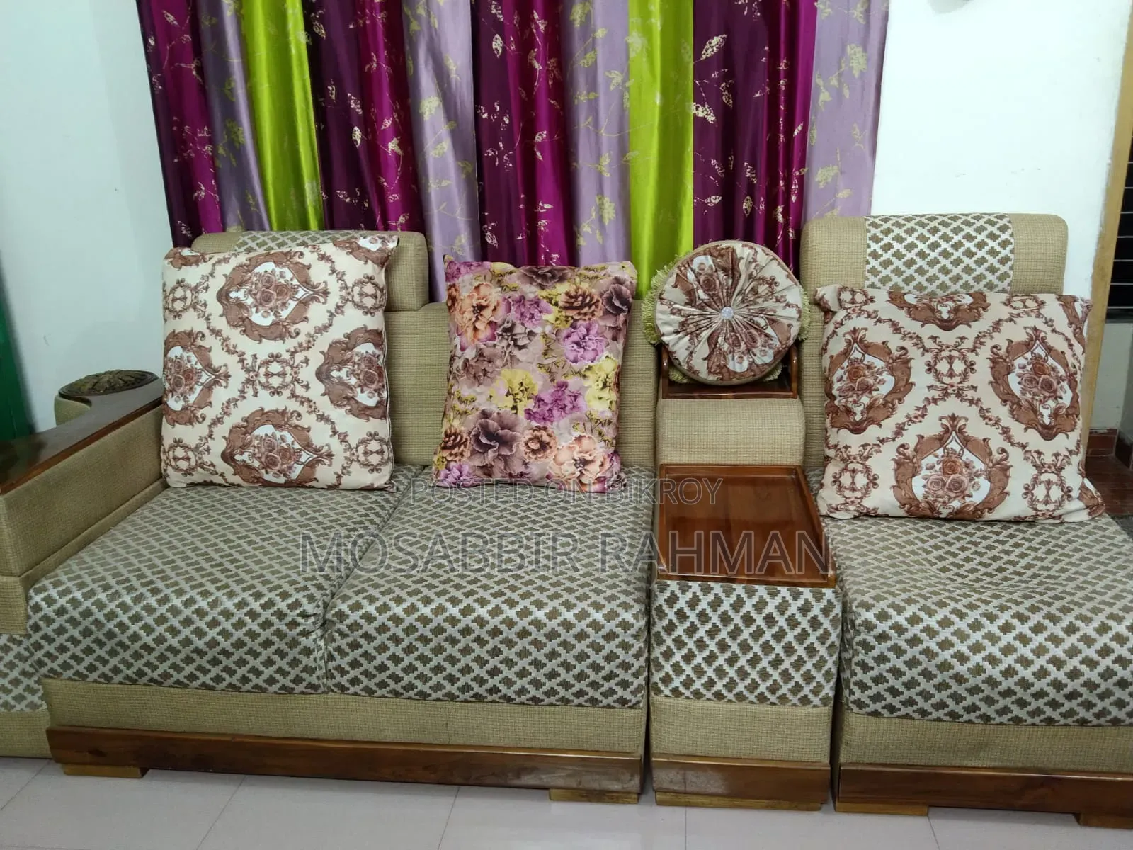 Beautiful Sofa Set for Sale.