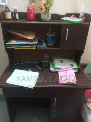 I will sell a nice children's study table.