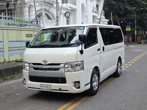 Toyota HiAce 2016 White