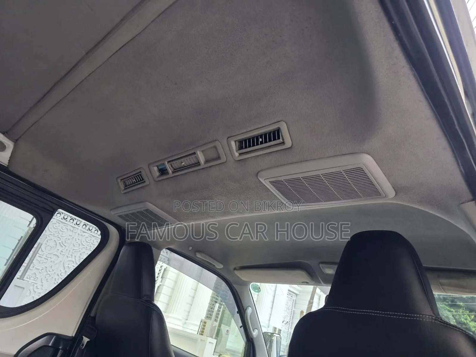 Toyota HiAce 2016 White