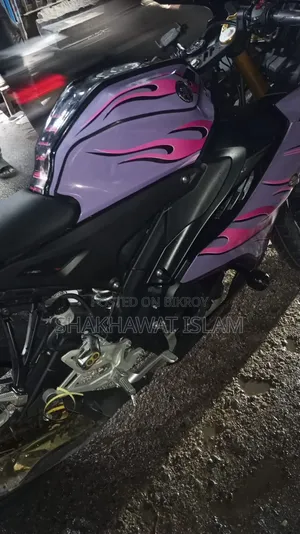 ইয়ামাহা আর১ ২০২৫ কালো