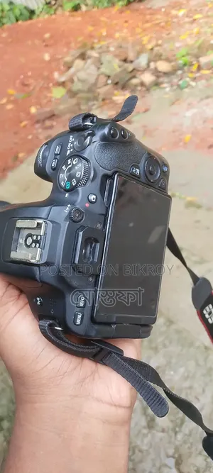 Canon 200d