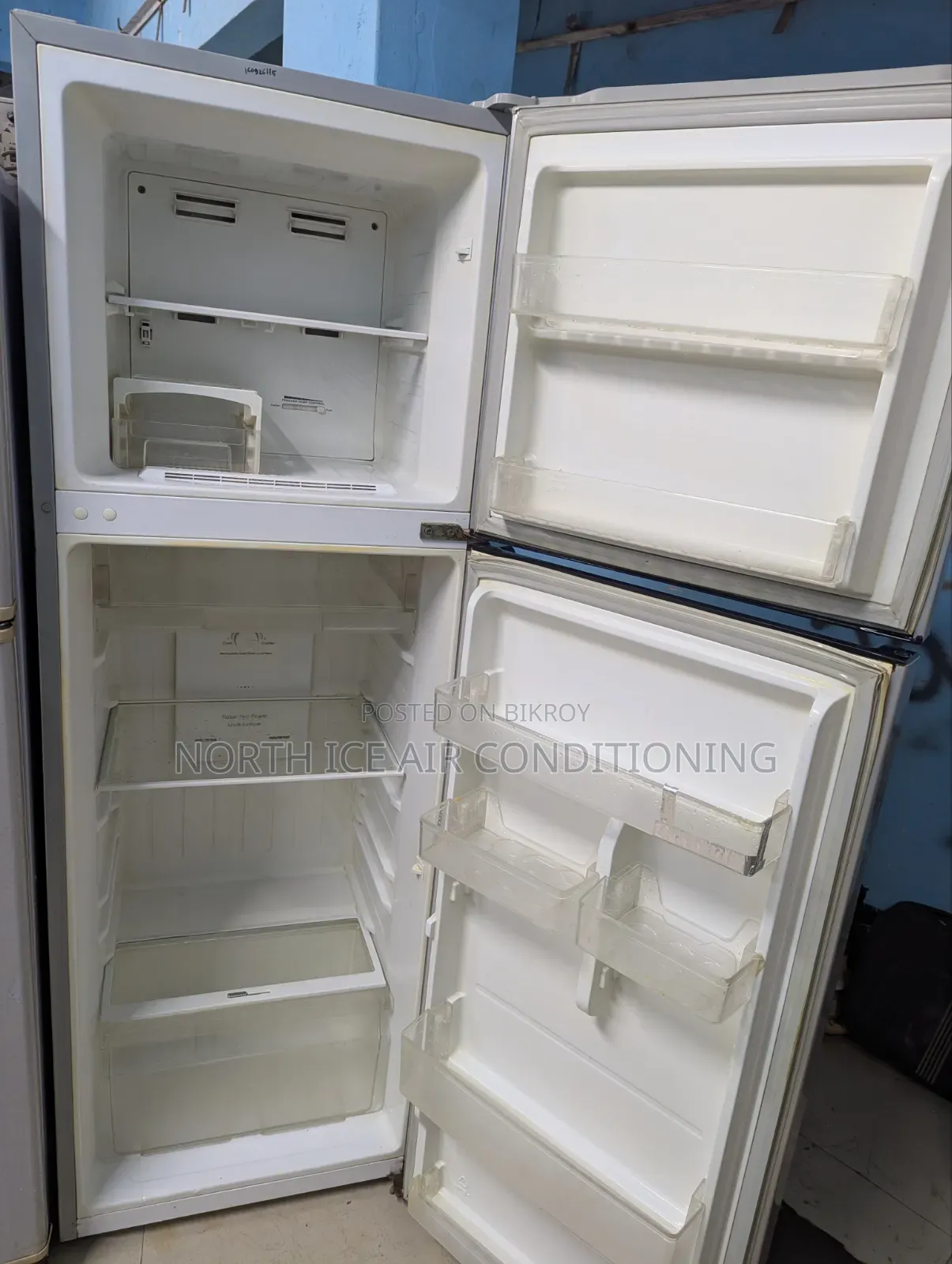 Singer Silver Colour Non Frost Fridge 238 Ltr.