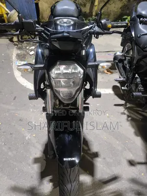 সুজুকি জিক্সার ২০২৩ কালো