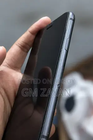অ্যাপল আইফোন ৮ ৬৪ জিবি ব্ল্যাক