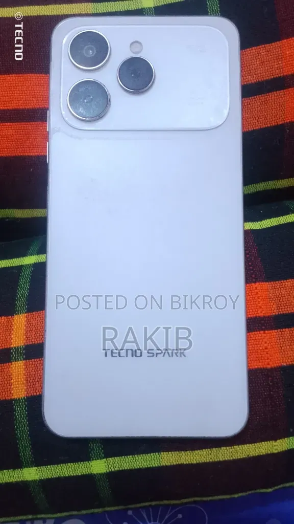 টেকনো স্পার্ক ৪০ ১২৮ জিবি হোয়াইট