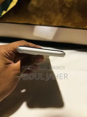 অ্যাপল আইফোন ১১ ১২৮ জিবি হোয়াইট