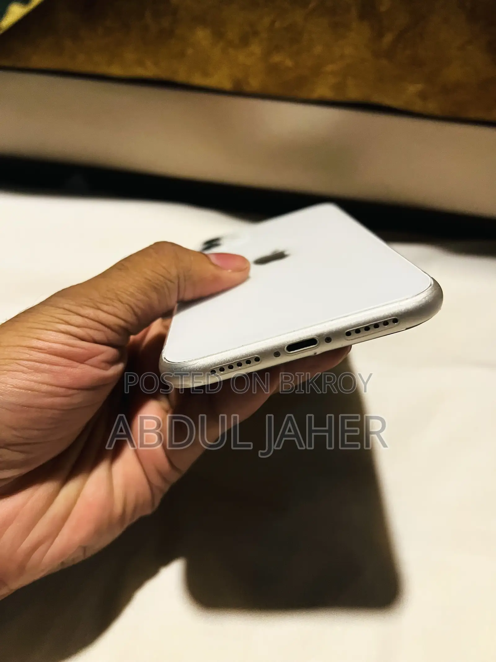 অ্যাপল আইফোন ১১ ১২৮ জিবি হোয়াইট
