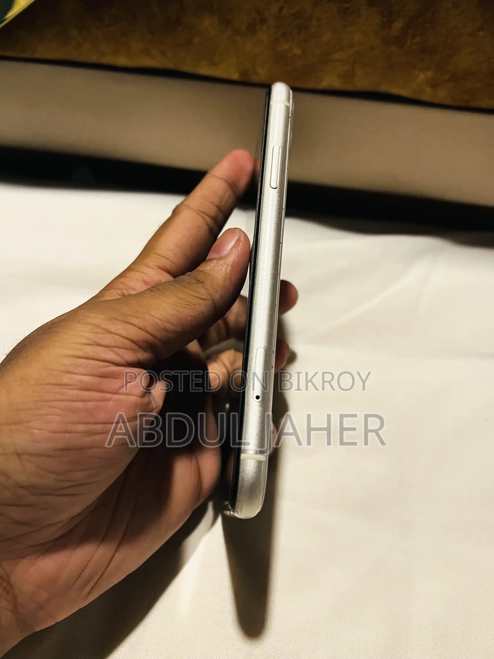 অ্যাপল আইফোন ১১ ১২৮ জিবি হোয়াইট