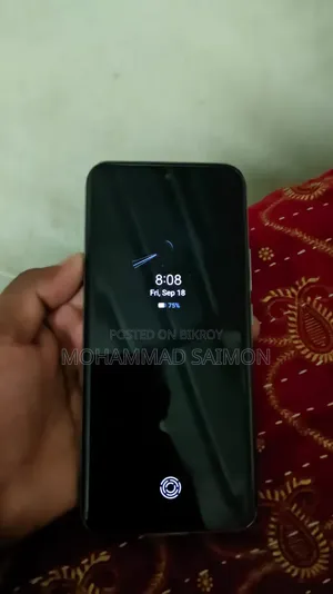 নতুন টেকনো স্পার্ক ৪০ প্রো+ ২৫৬ জিবি সাদা