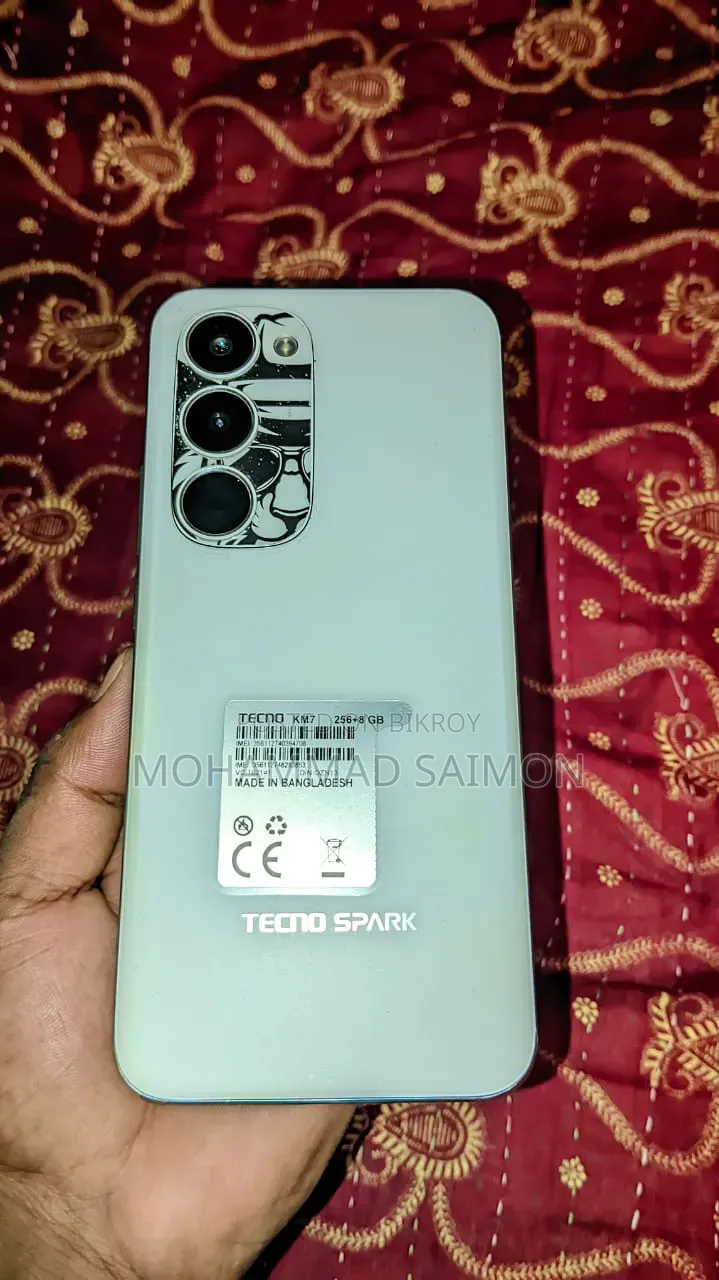 নতুন টেকনো স্পার্ক ৪০ প্রো+ ২৫৬ জিবি সাদা
