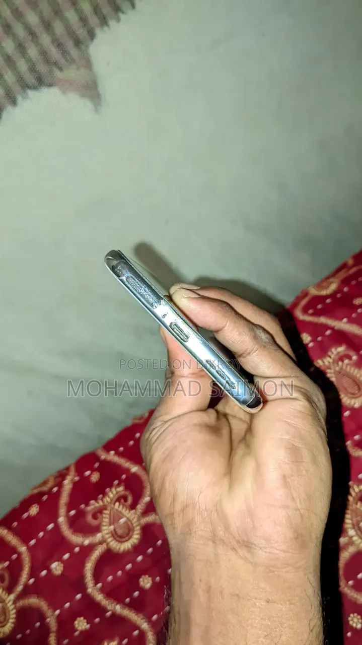 নতুন টেকনো স্পার্ক ৪০ প্রো+ ২৫৬ জিবি সাদা