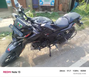 বাজাজ পালসার এন১৬০ ২০২৪ ব্ল্যাক