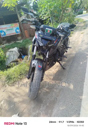 বাজাজ পালসার এন১৬০ ২০২৪ ব্ল্যাক