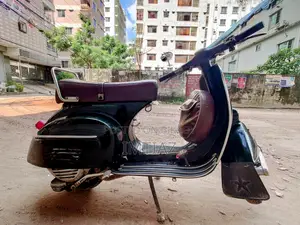 পিয়াজিও ১৯৭২ সবুজ