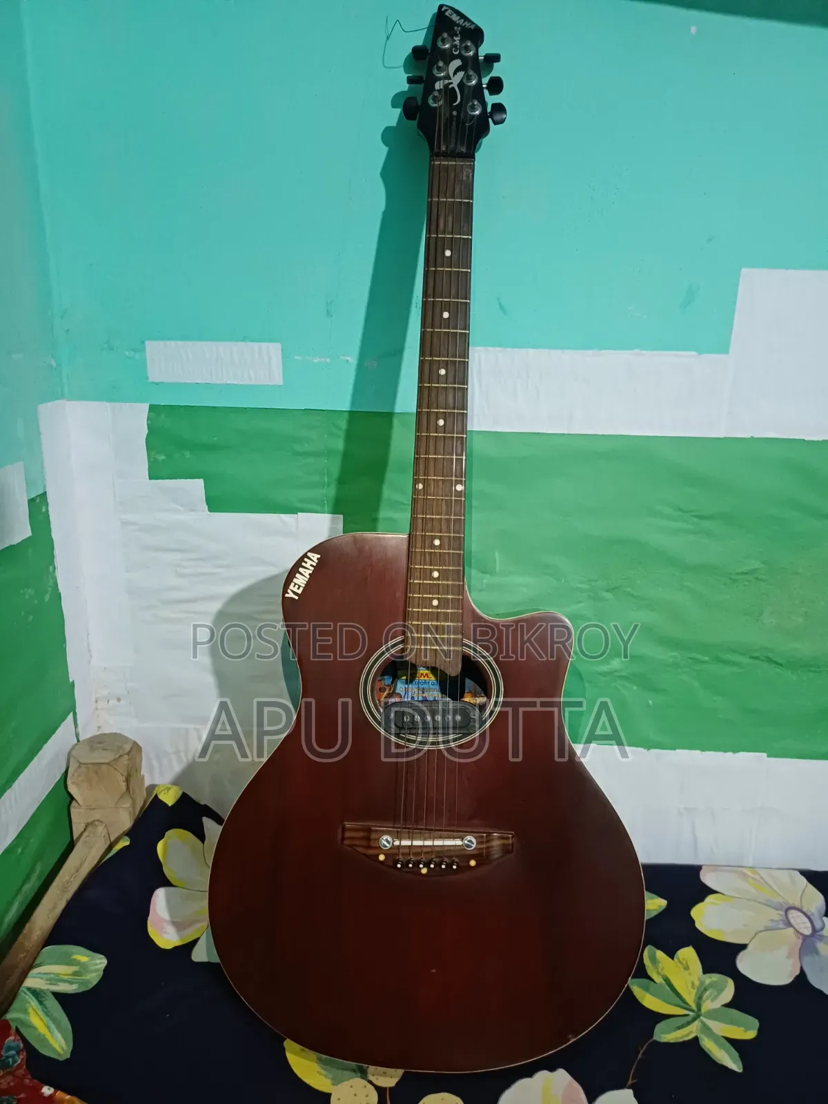 Yamaha Guitar