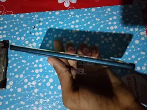 মটোরোলা এজ ৫০ ফিউশন ১২৮ জিবি