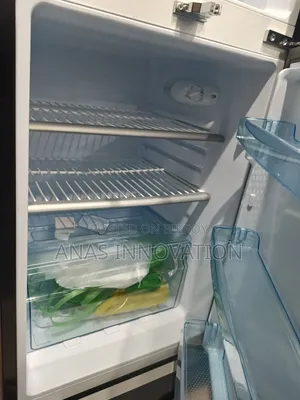 Vision 240 Liter Glass Door Refrigerator Water DO Daisy Bottom Mount