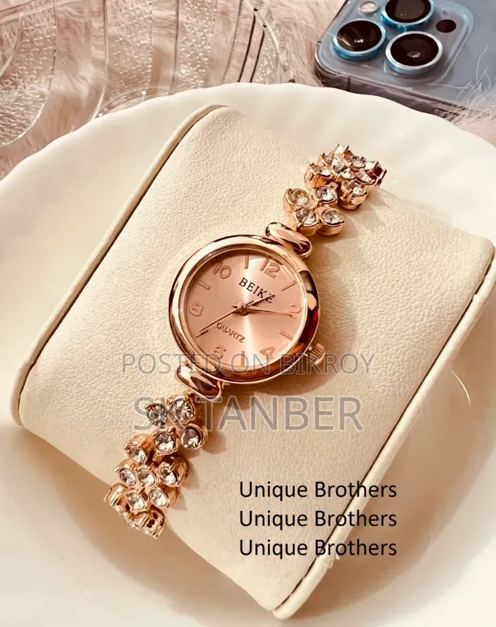 Simple Elegant Design Rose Gold Analog Watch for Girls