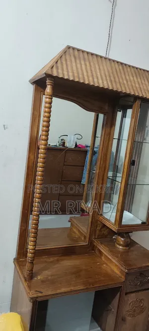 সুন্দর কাঠের ডিজাইনের ড্রেসিংটেবিল বিক্রি হবে