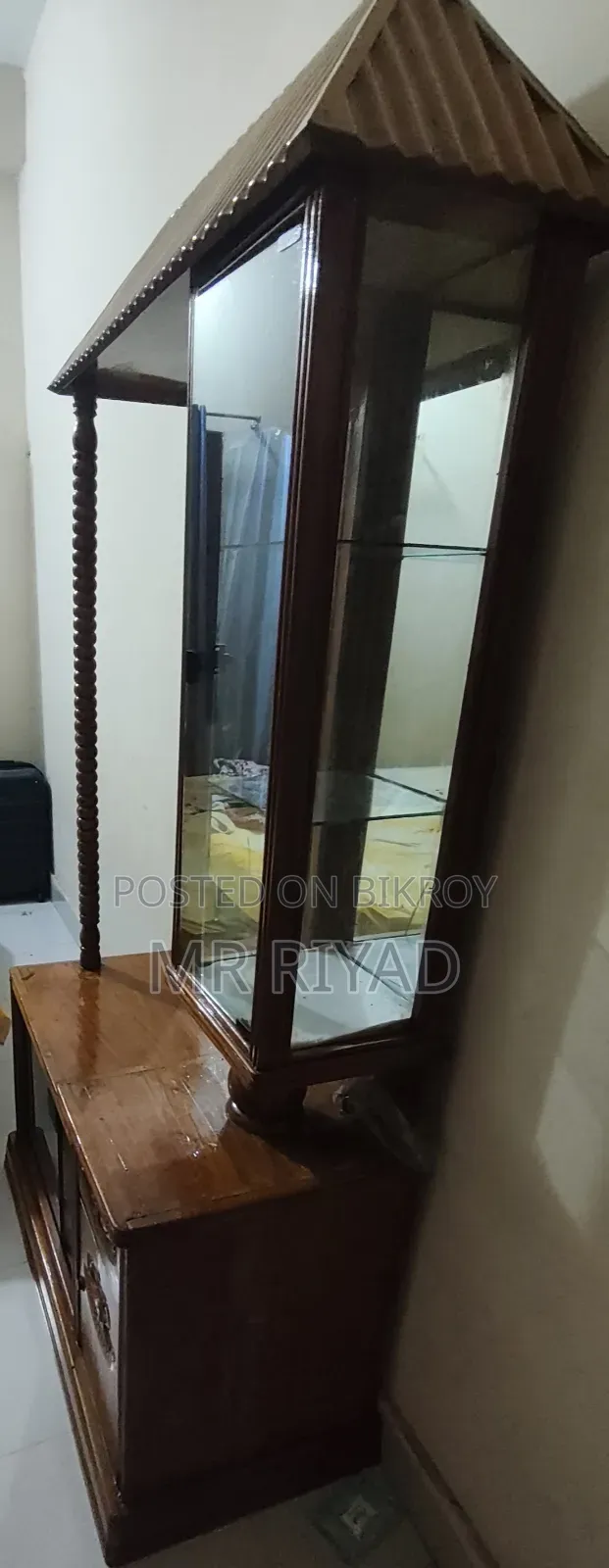 সুন্দর কাঠের ডিজাইনের ড্রেসিংটেবিল বিক্রি হবে