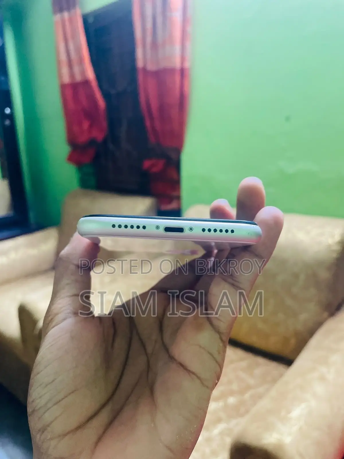 অ্যাপল আইফোন ১১ ৬৪ জিবি সাদা