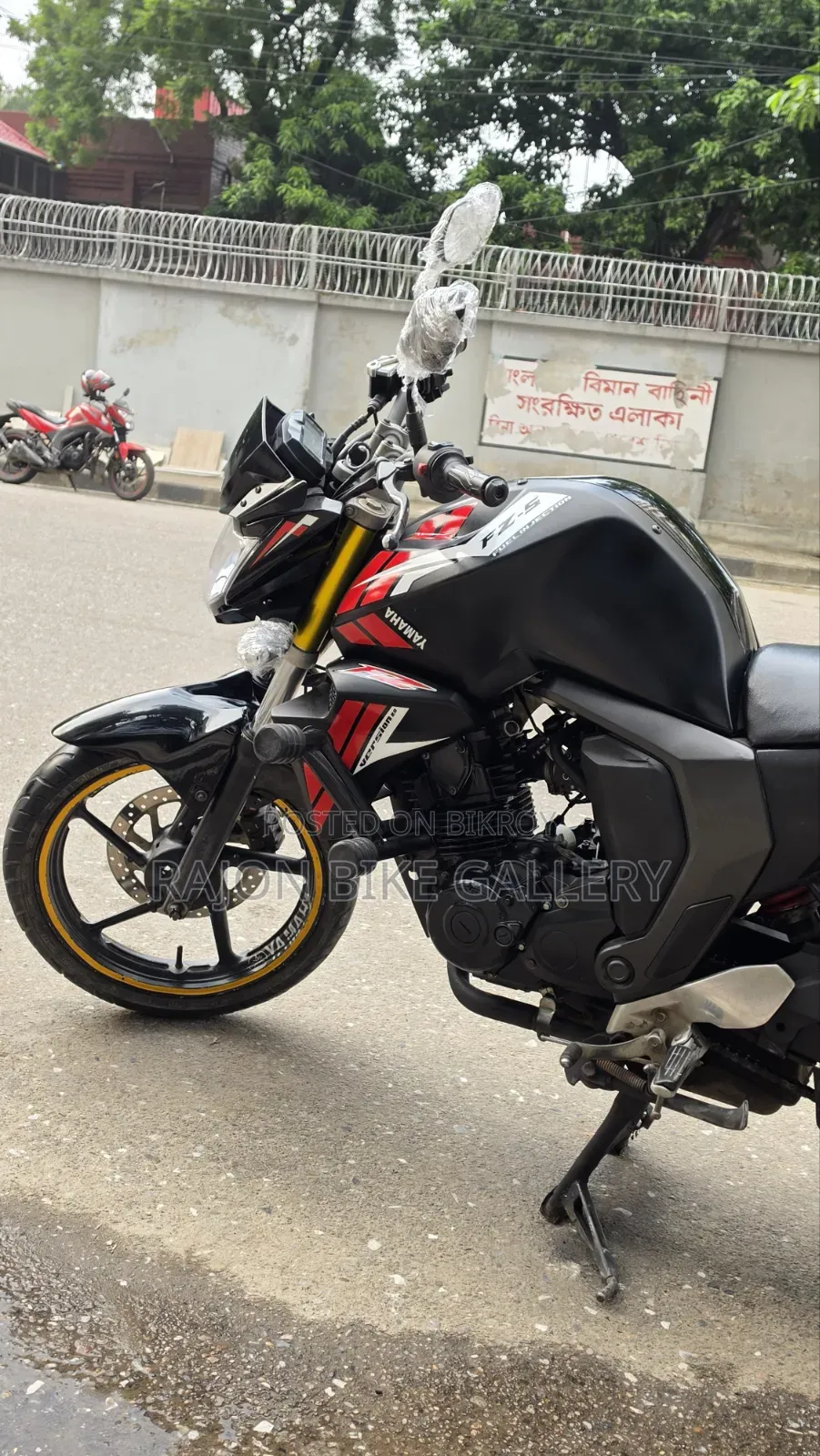 ইয়ামাহা এফজেডএস ভি২ ২০১৭ কালো