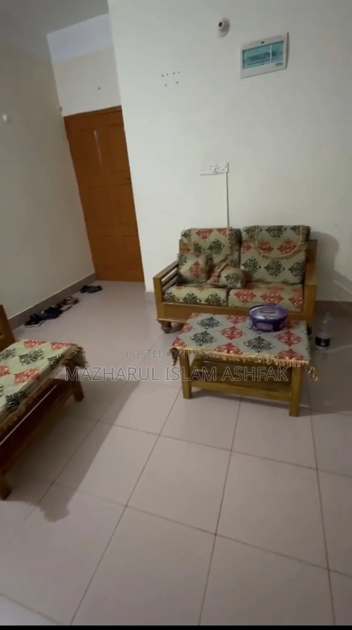 Furnished 3-Bedroom Apartment in Shahi Eidgah for rent