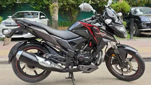 হোন্ডা এক্স-ব্লেড ১৬০ ২০২২ কালো