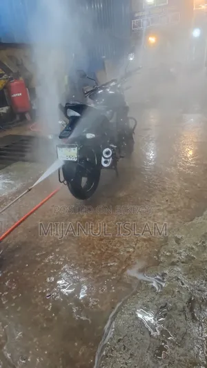 সুজুকি জিক্সার ২০২০ কালো