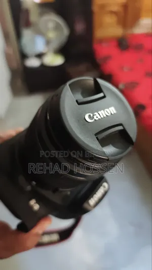 ডিএসএলআর ক্যানন ক্যামেরা
