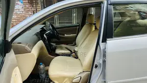 Toyota Corolla 2000 Silver