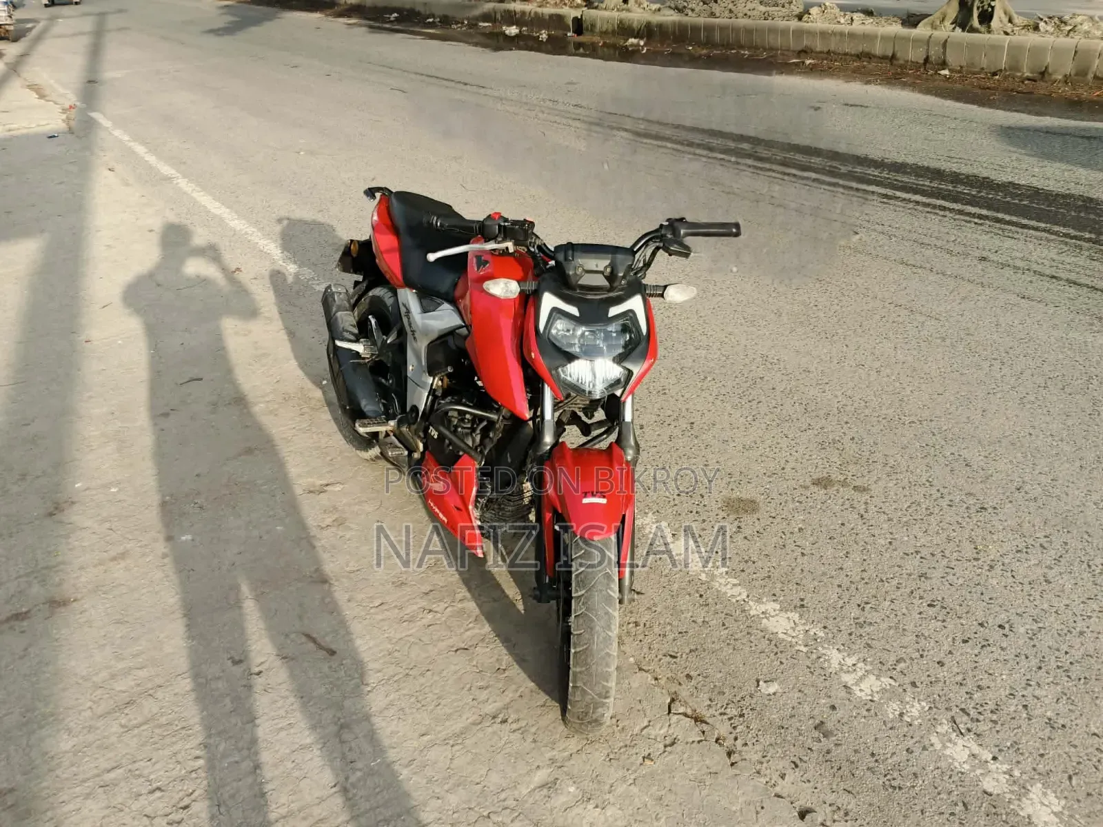 টিভিএস আপাচি ১৬০ ৪ভি ২০২১ লাল