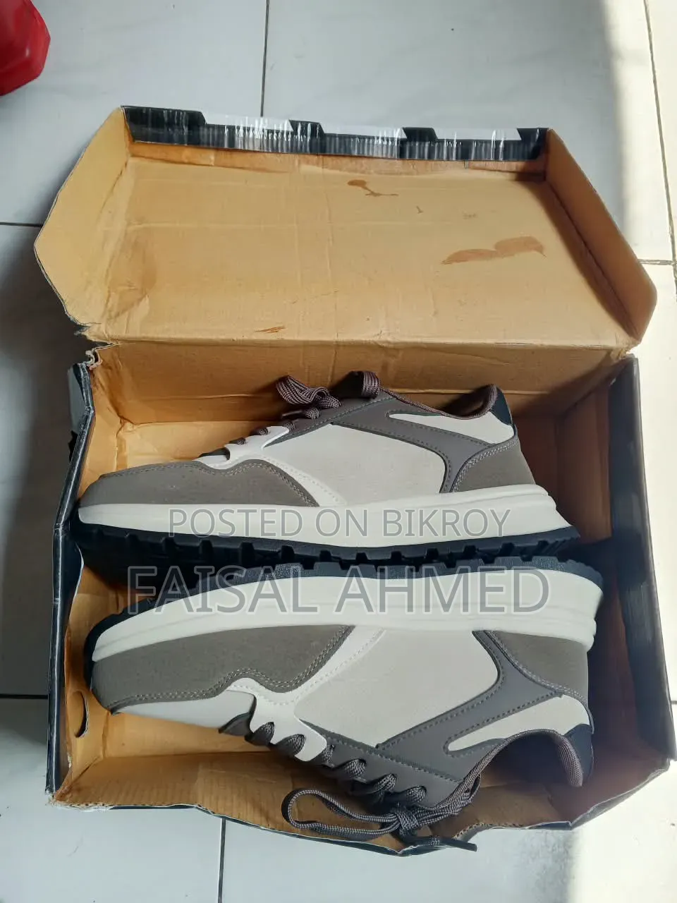 China Sneaker (Brand New)