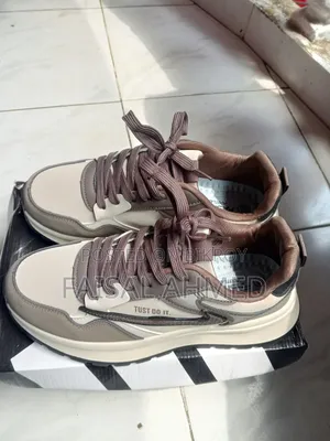 China Sneaker (Brand New)