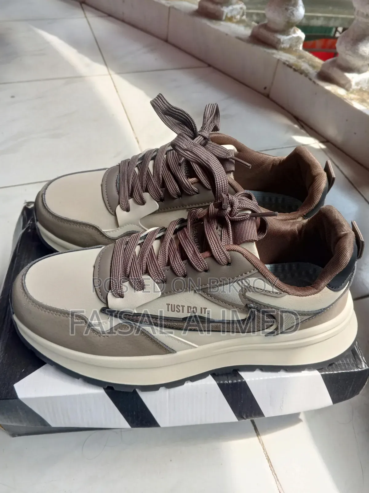 China Sneaker (Brand New)