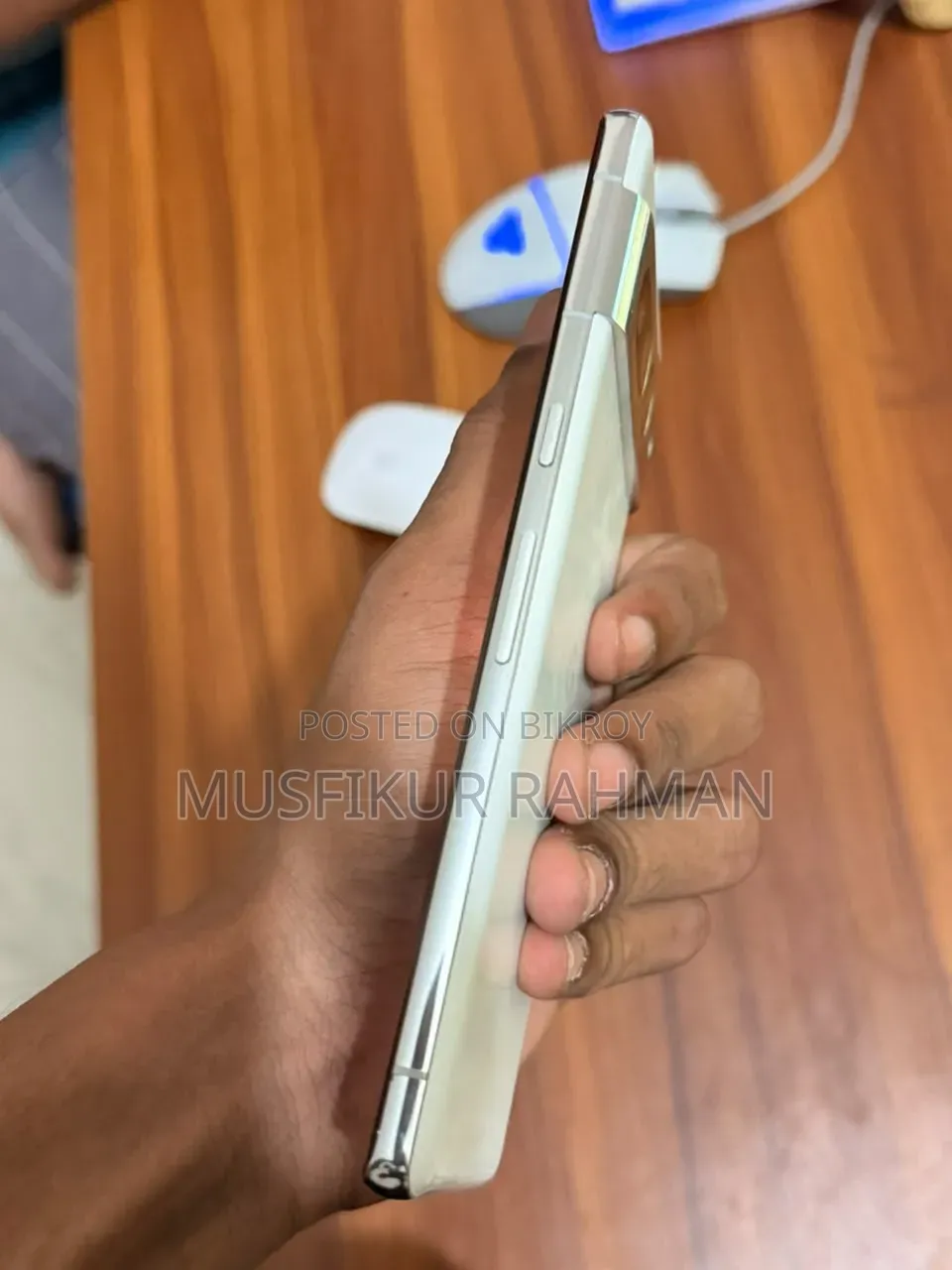 গুগল পিক্সেল ৭ প্রো ১২৮ জিবি হোয়াইট
