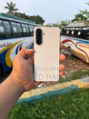স্যামসাং গ্যালাক্সি এ৫৭ ১২৮ জিবি হোয়াইট