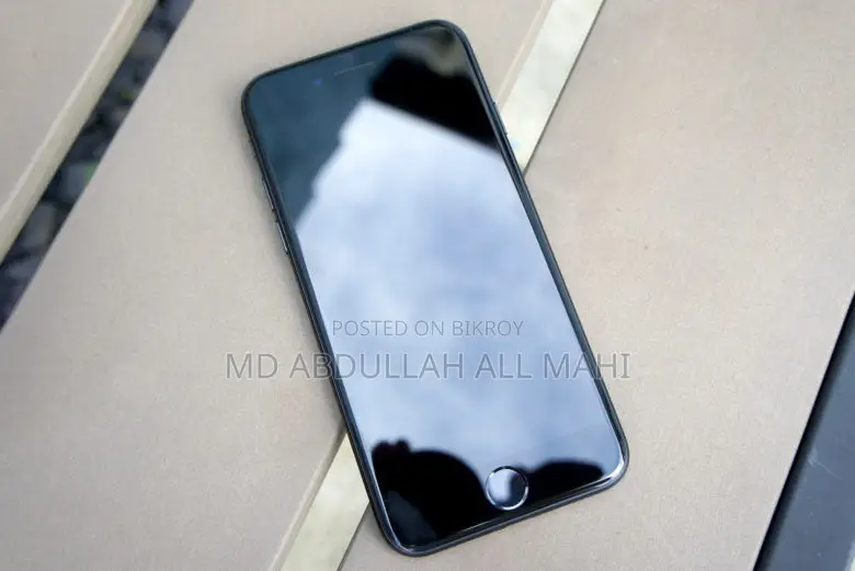 New Apple iPhone 7 128 GB Black